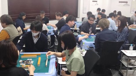 麻将連合の地主琢磨が首位浮上！協会の沢田純平が3連勝で2位発進！配信卓は鈴木優、越後良太、下出和洋がトップ獲得！下出は国士無双成就！／ 第9期麻雀王国杯・朱雀リーグ 第2節 結果