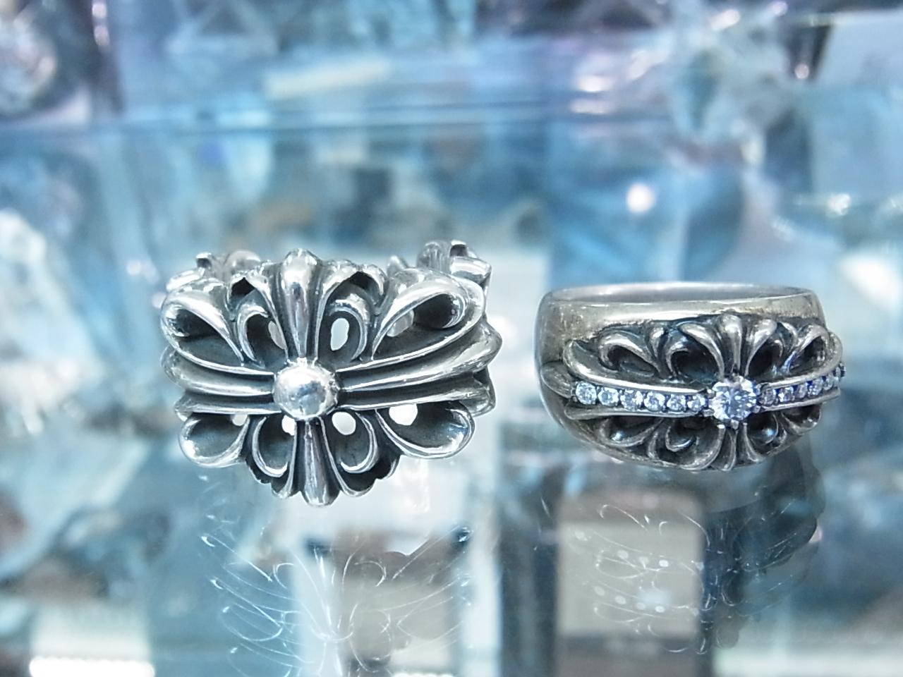 ダブルフローラルクロスリングとフローラルクロスリングパヴェダイヤです。どちらも高価買取中です。