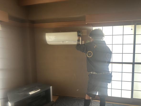 上尾市のエアコン回収現場画像