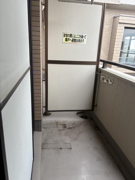 台東区のエアコン室外機取り外し後の画像