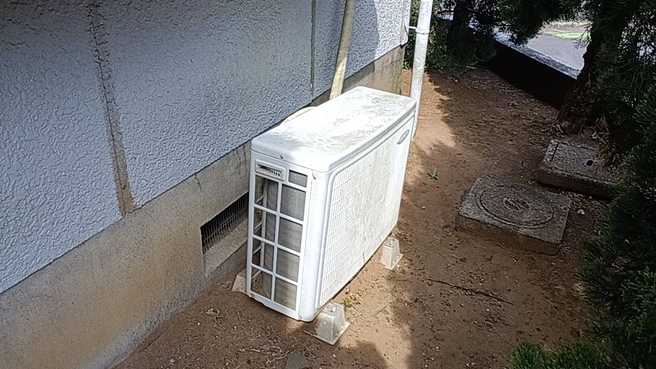 エアコン室外機取り外し前画像２