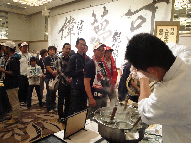 大忙しの屋台コーナー