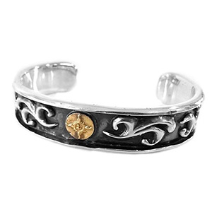 ファーストアローズ K18付 フチ付 カラ草彫り バングル画像