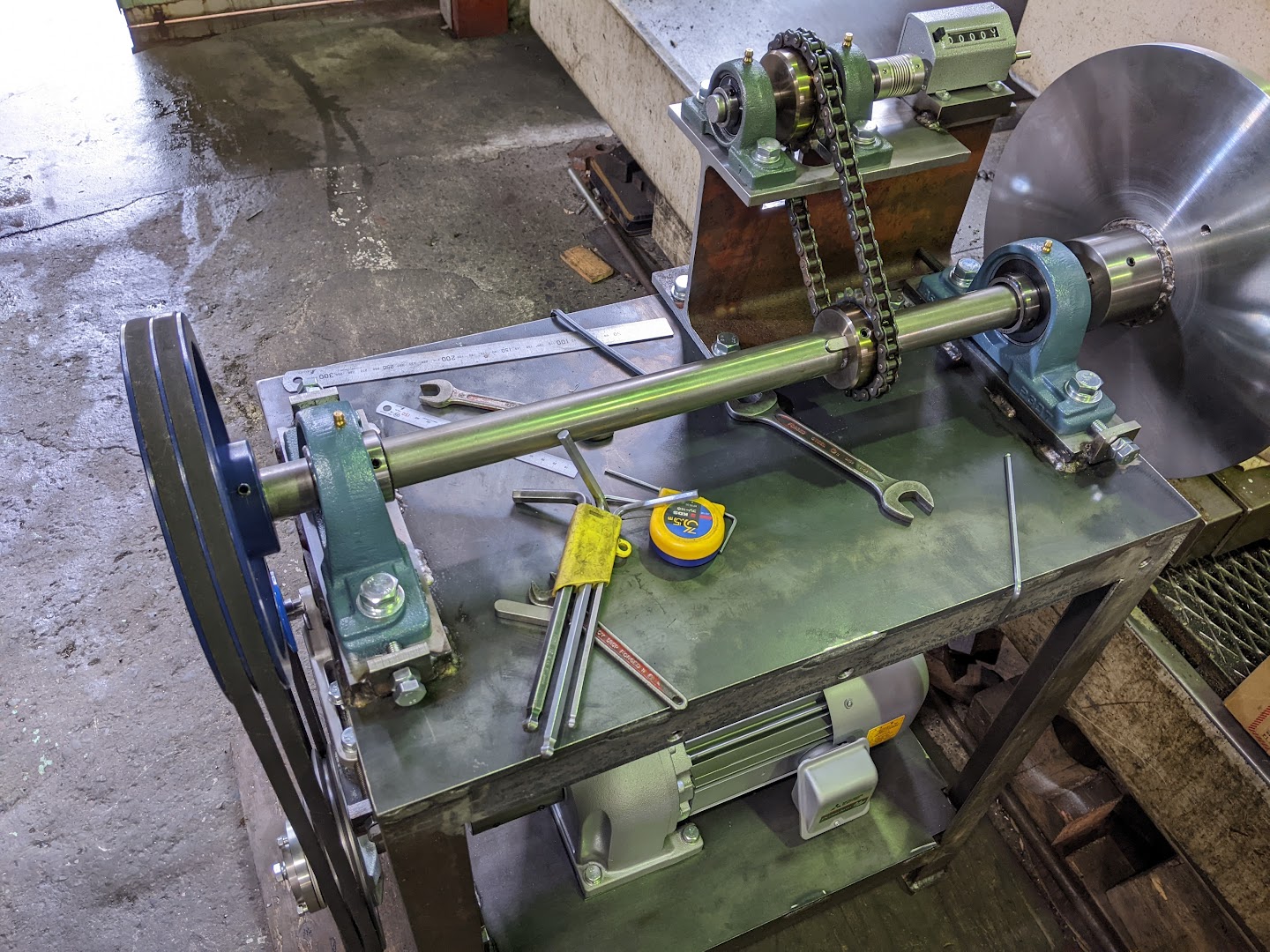 巻取装置の大まかな全体像。装置らしくなってきました。