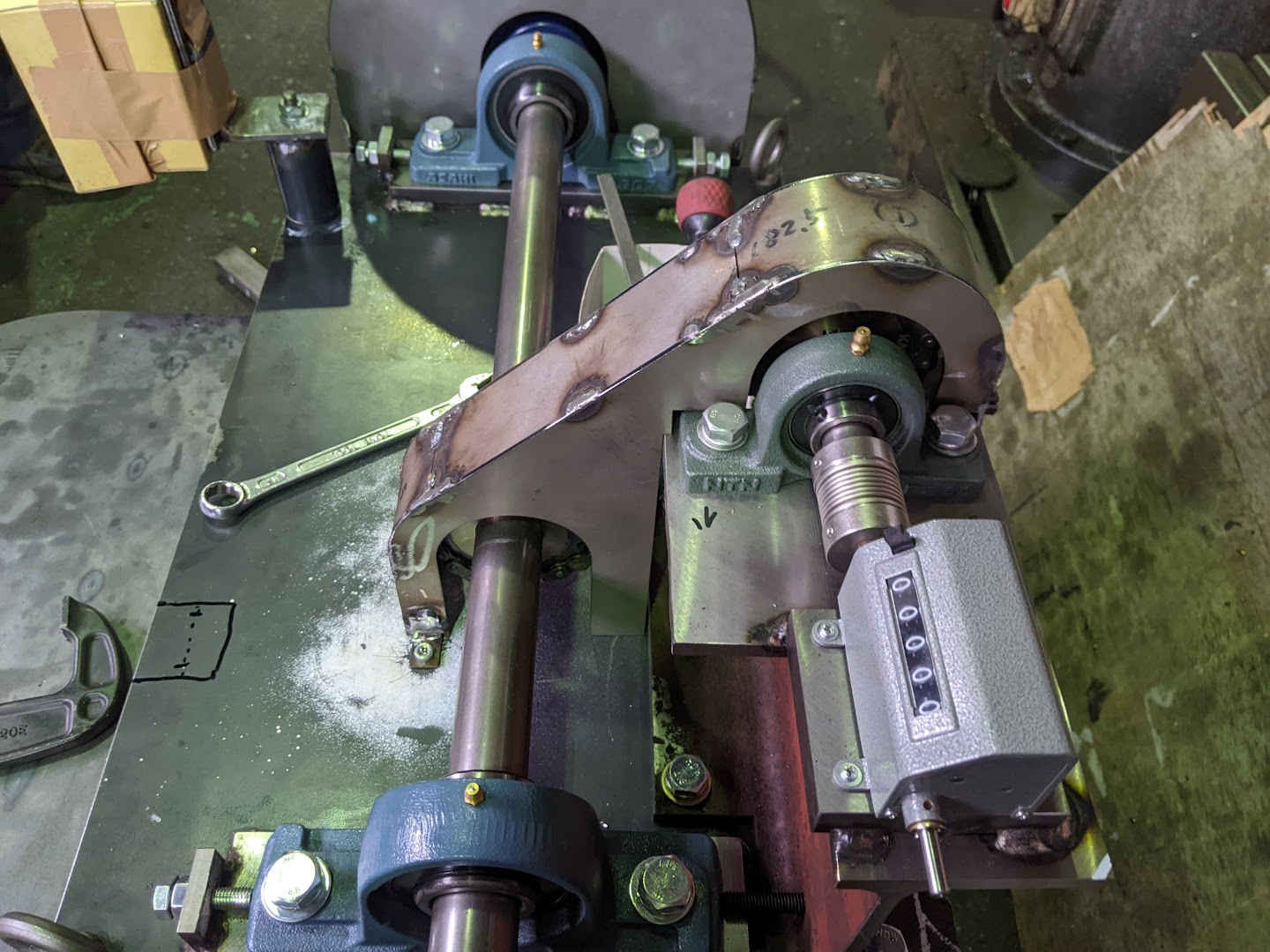 スプロケットチェーンにつく安全カバーを製作。