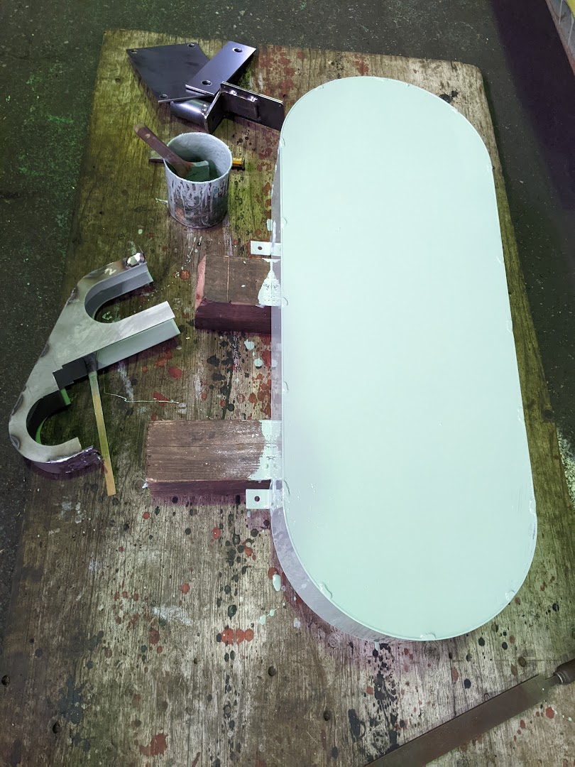 巻取装置のカバー類は取っ手部分を現物合わせでドンピシャで合わせたのでスムーズに取り付け可能です!