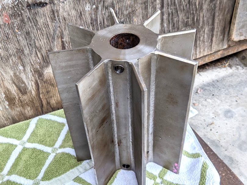 ロータリーバルブの回転羽根から試行錯誤しながら軸を抜き取り。