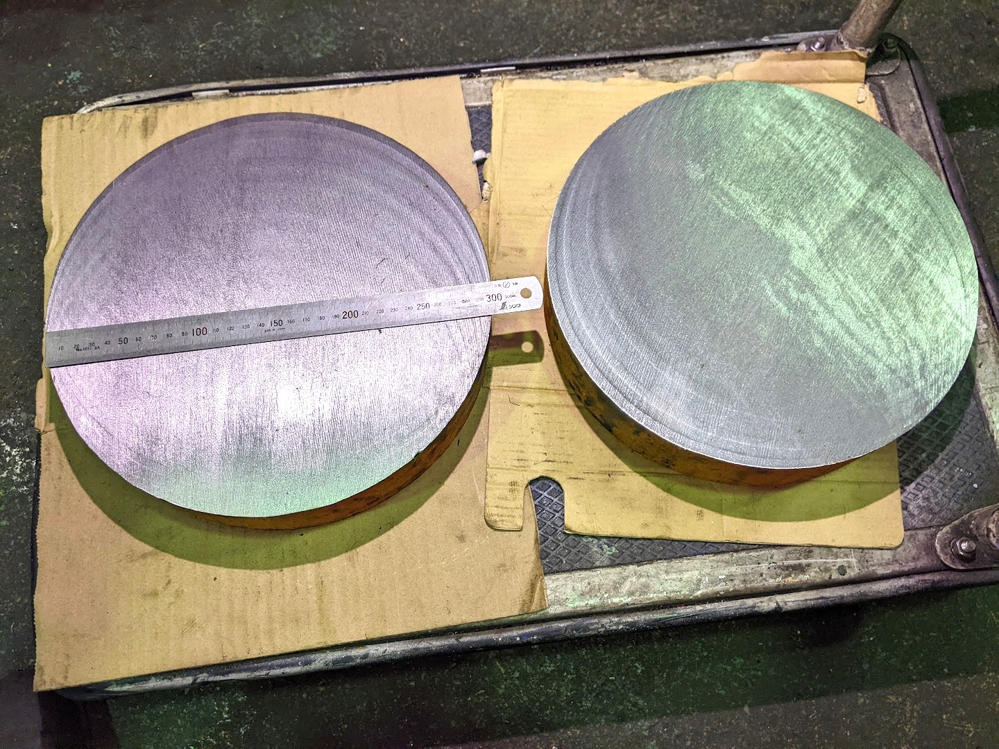 大型コンベアチェーンスプロケットの素材。