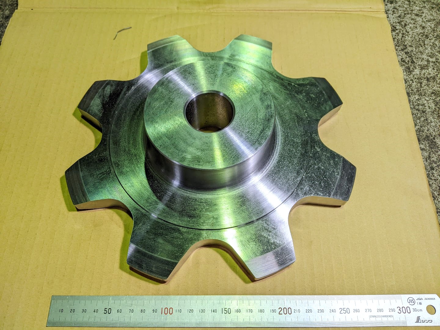 汎用旋盤とマシニングを使ってコンベアチェーンホイールを製作。