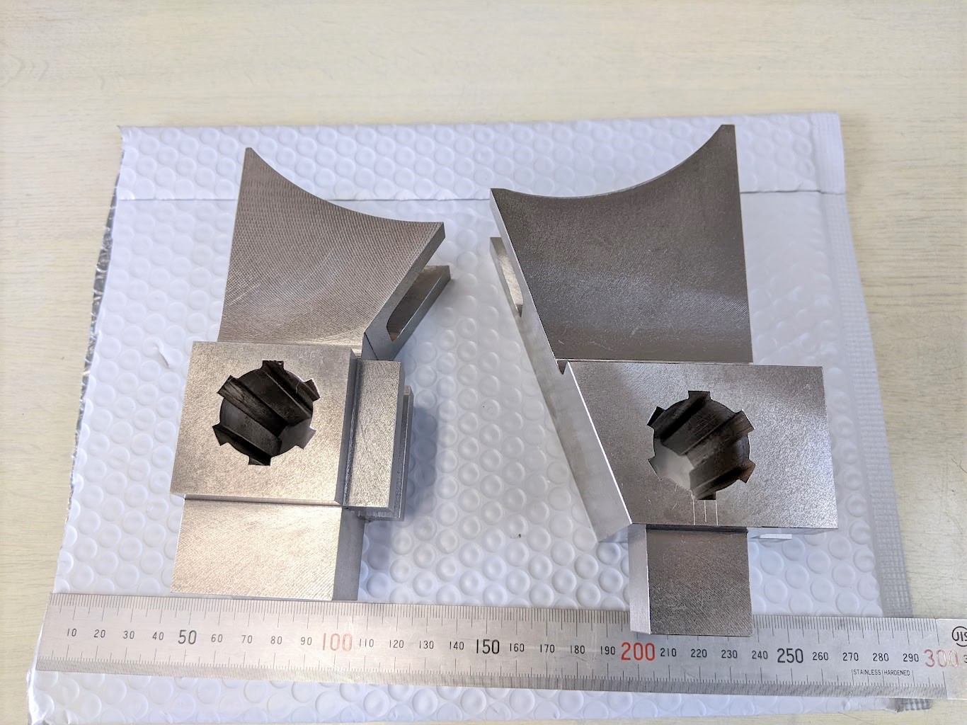 無事に完成した旋盤のギア切替シフター。スプライン加工が効いてます！