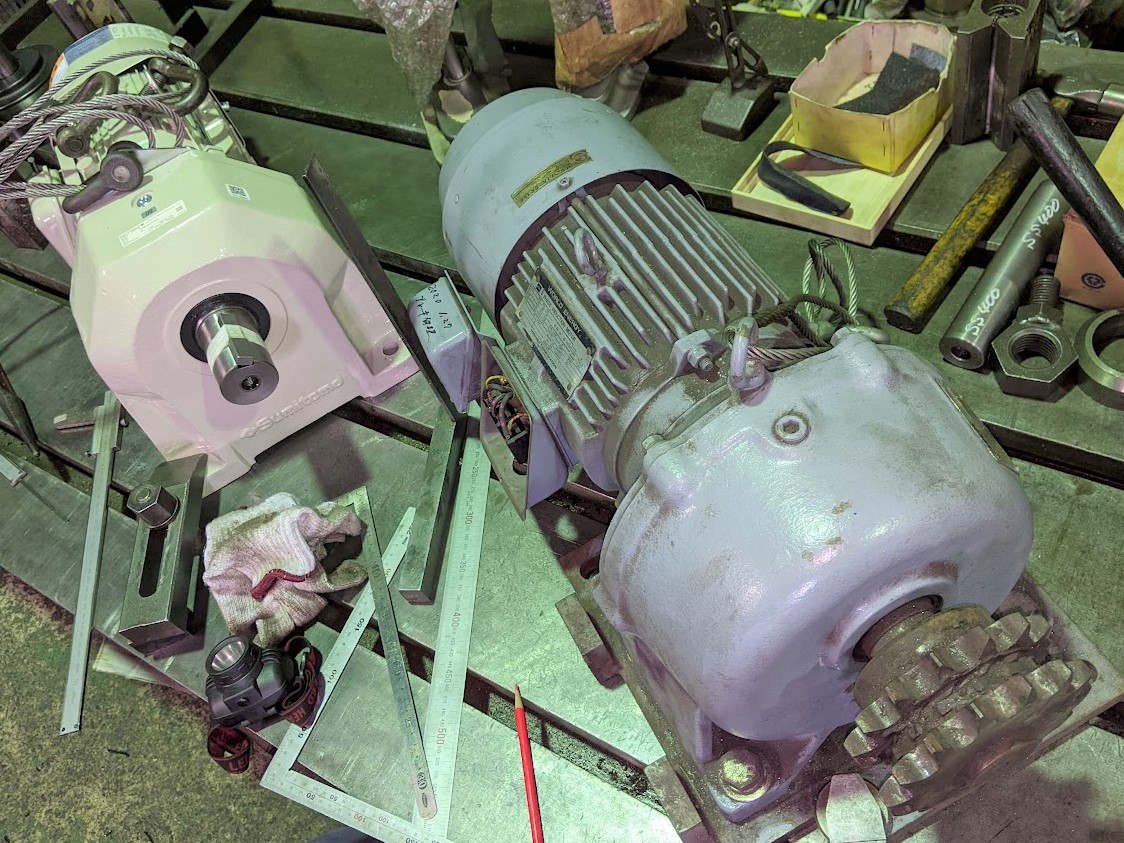 性能は同じモーターですが、時代の進化で新品モーターはコンパクトになっています。