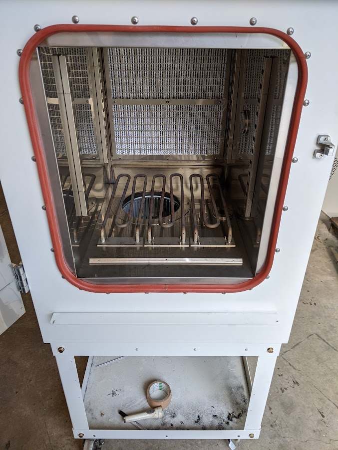 恒温乾燥器を順番に丁寧に分解。