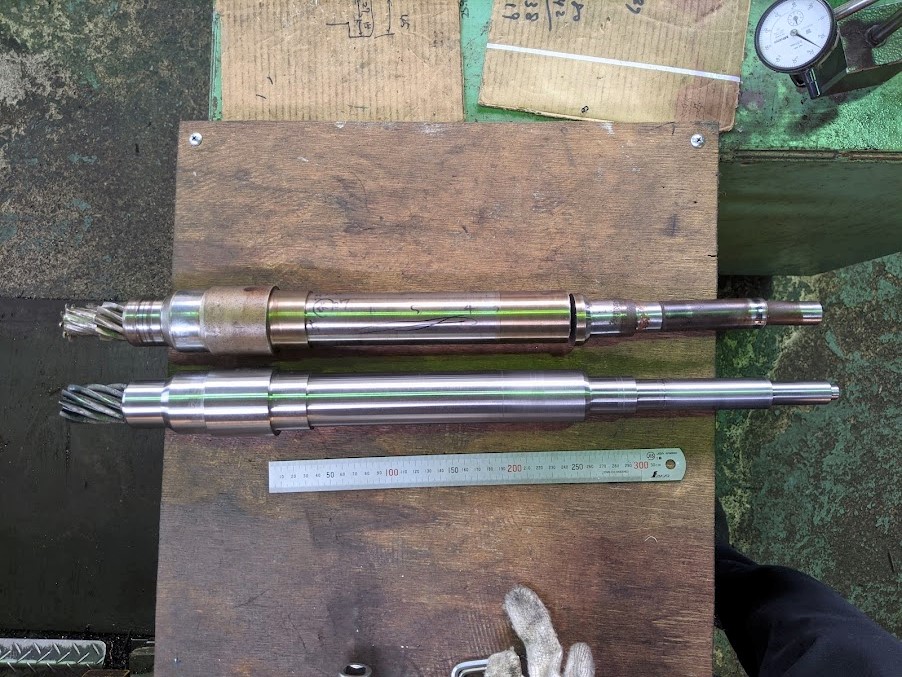 モーター軸の焼き嵌め前加工完了。慎重に慎重に仕上げ加工実施。