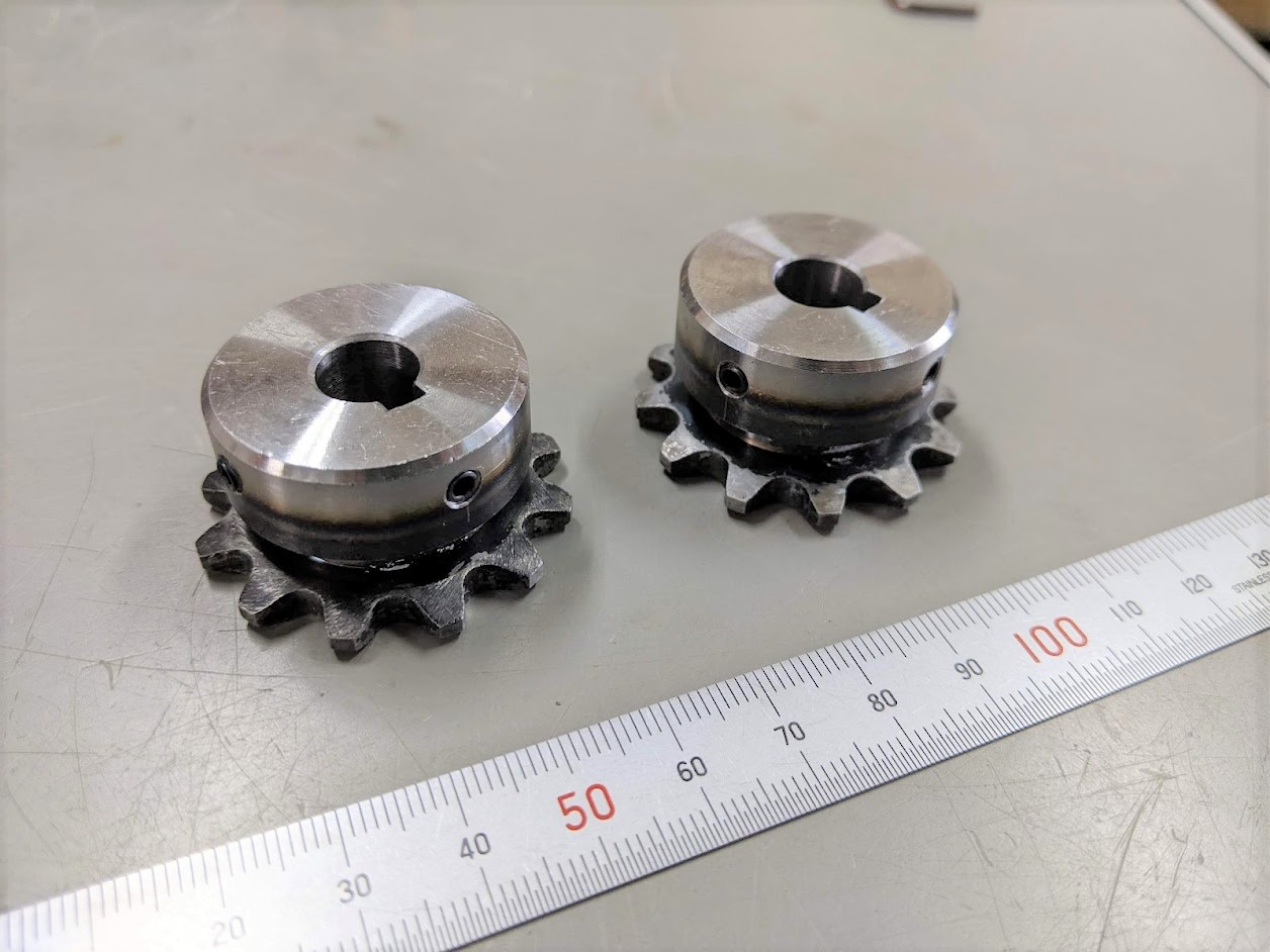小さな小さなスプロケットの内径・キー溝・タップ穴加工が無事に完了しました！