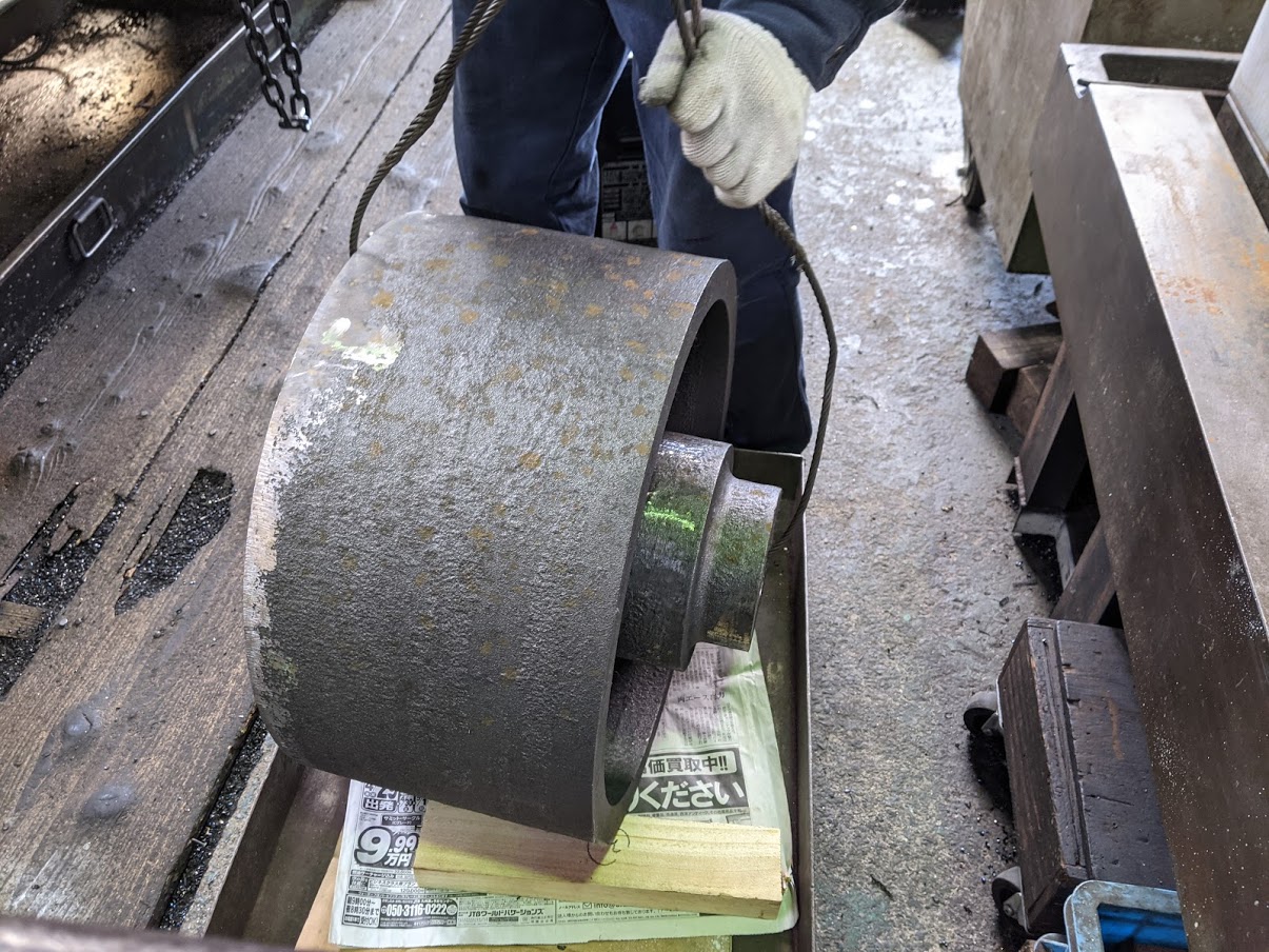 炎上クレーンのブレーキドラム。材質はFCD、仕上がり径Φ500。