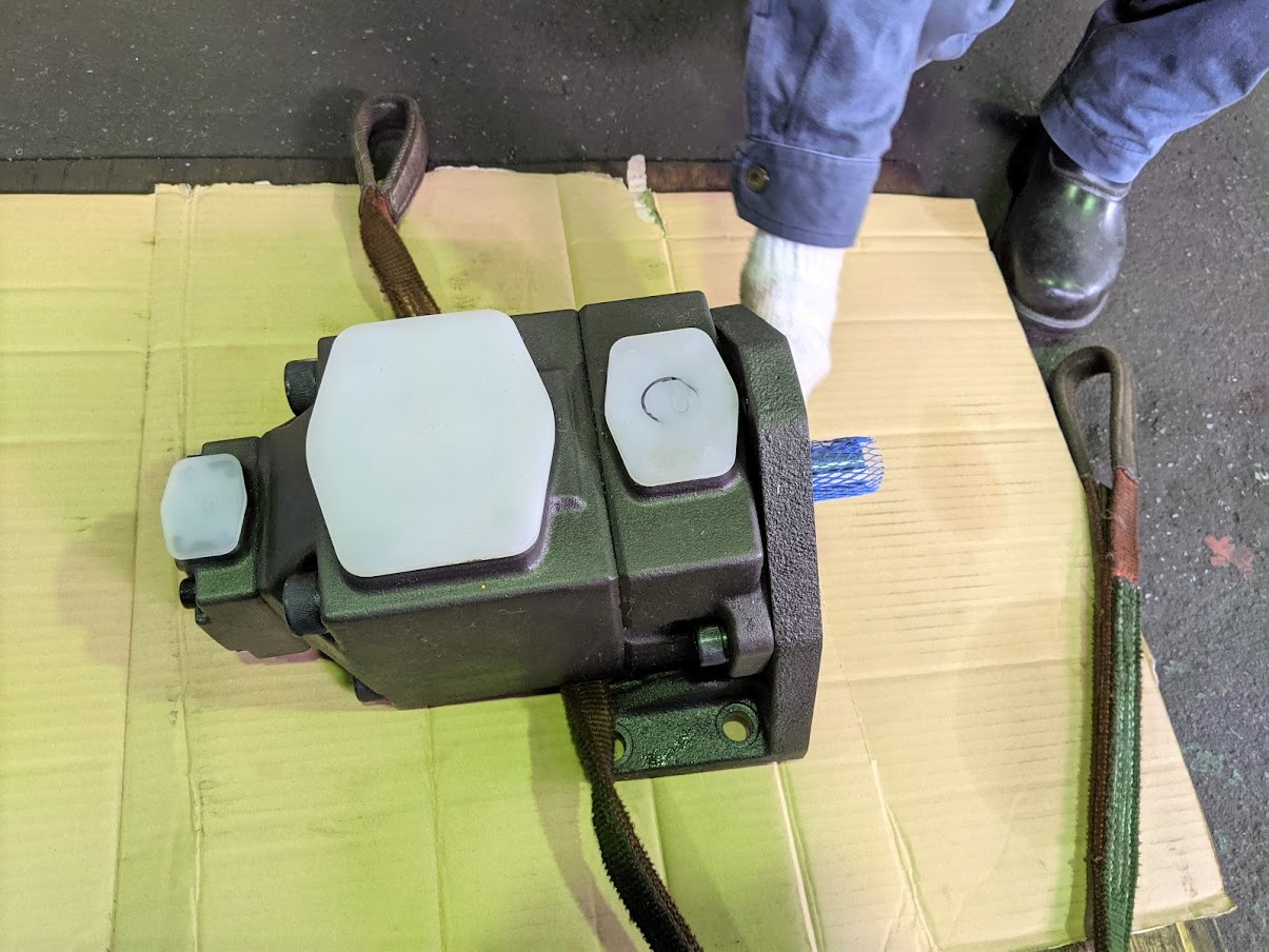 油圧ポンプの一つ、『ベーンポンプ』の修理依頼を受けました。