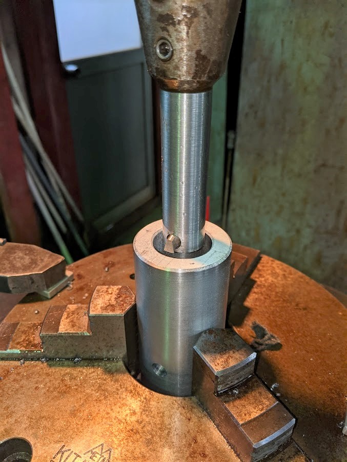 製作した工具を使ってスロッターで止まりのキー溝加工（深穴）を実施！