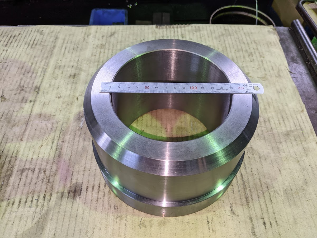 ブローチ盤でキー溝加工をする予定がJIS規格外だった為、治具を製作する事に。