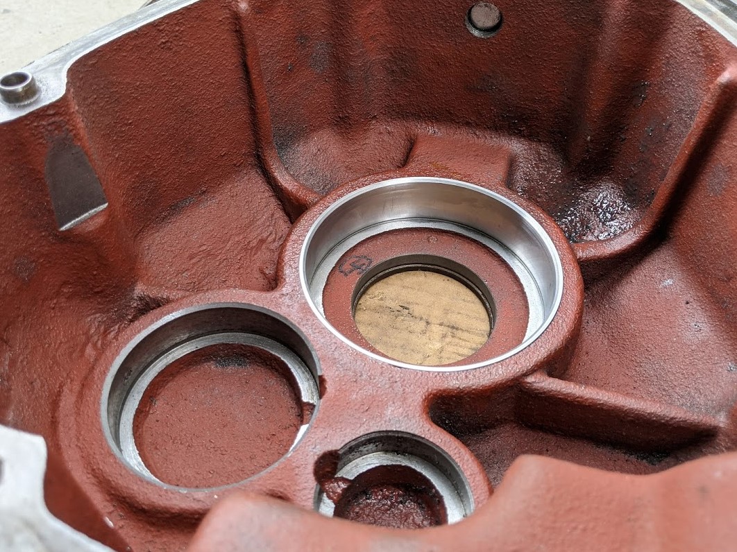 モーターケースのベアリング部修正後。