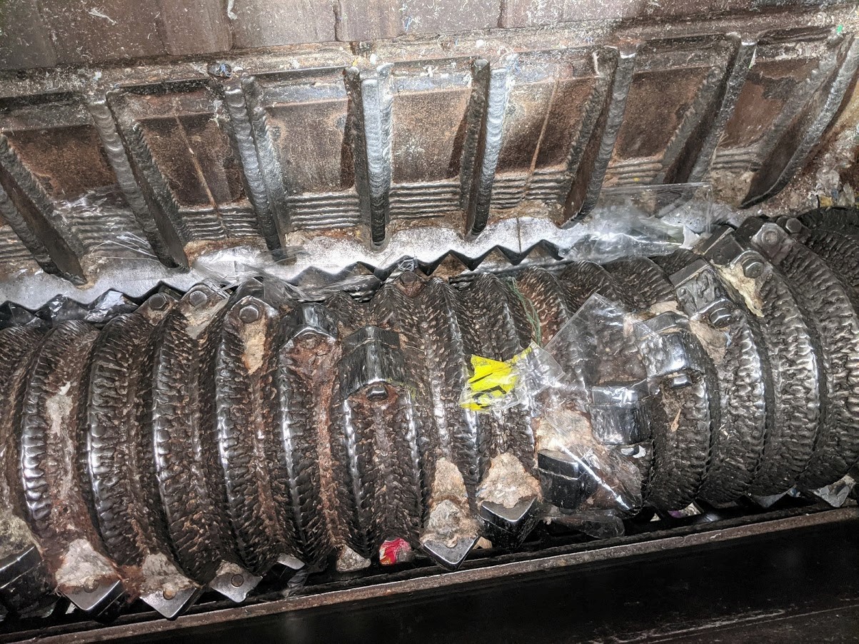 資源リサイクル用の破砕機。