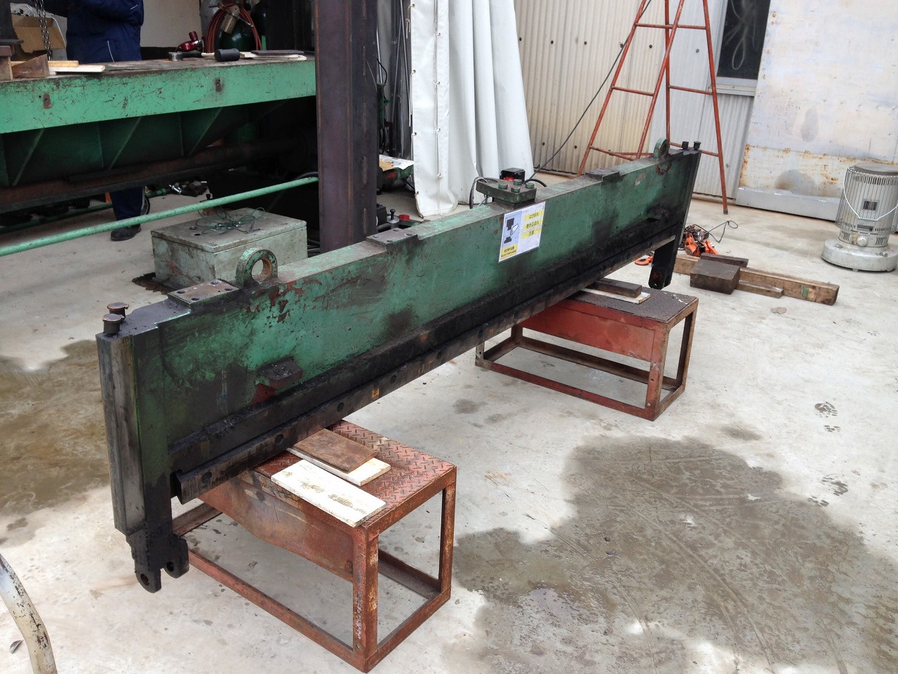 取り外した上刃受台。