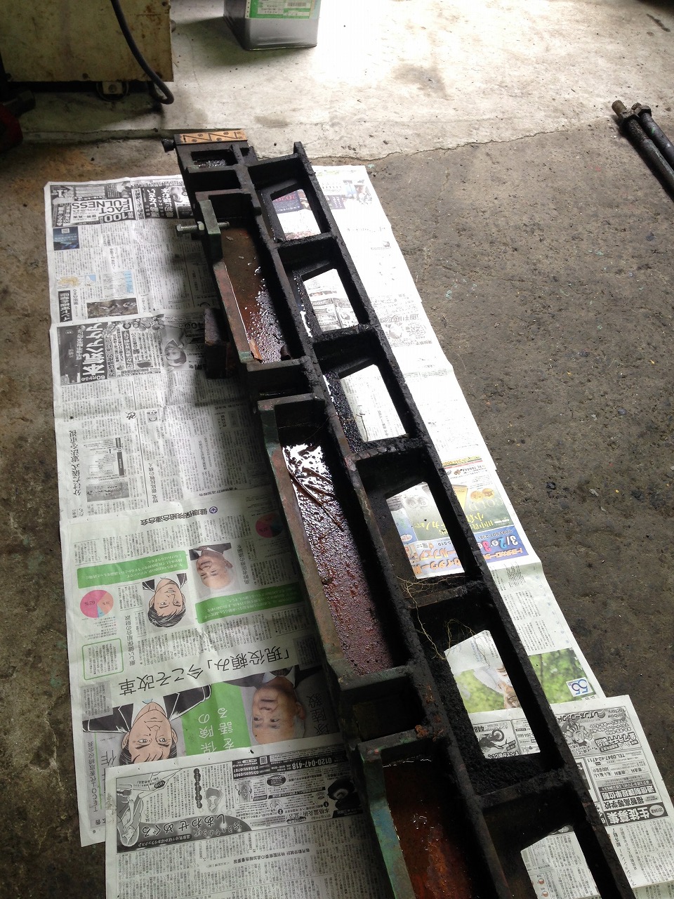 押さえ板もスケッチ。