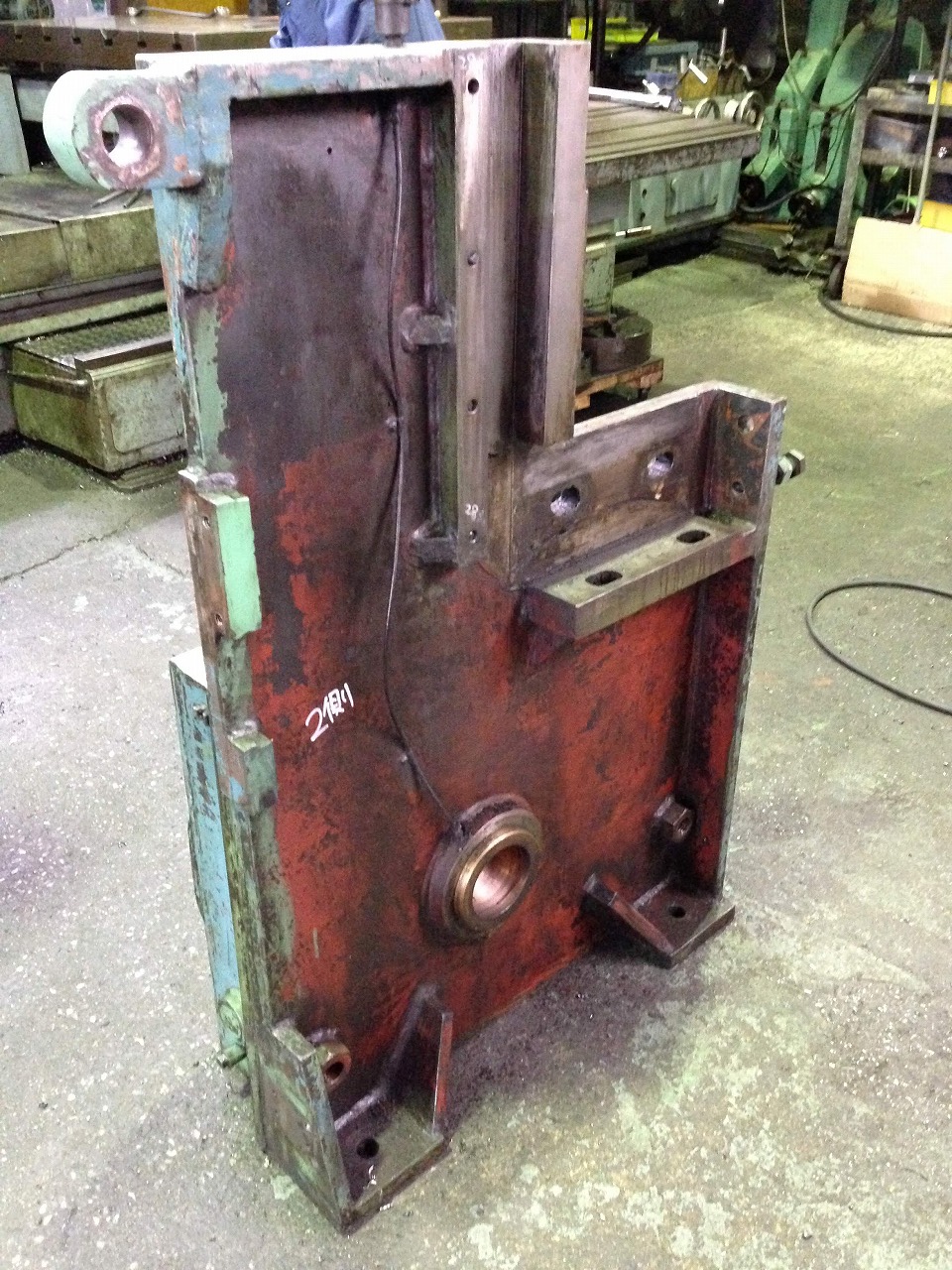 スケッチが難しい側板の内側。