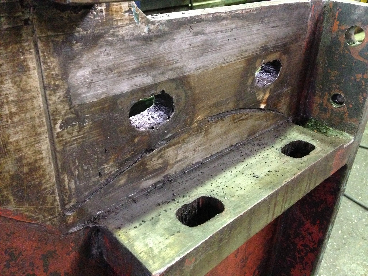 側板に？？？な箇所発見！！