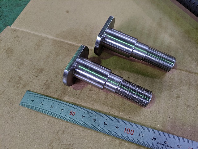 単品物の加工には汎用機械(旋盤・フライス)が活躍します。