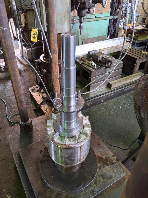 無事にローターに軸を圧入する事ができました!