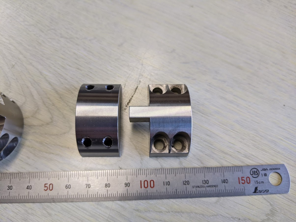 職人さんが一生懸命加工加工した回転継手。