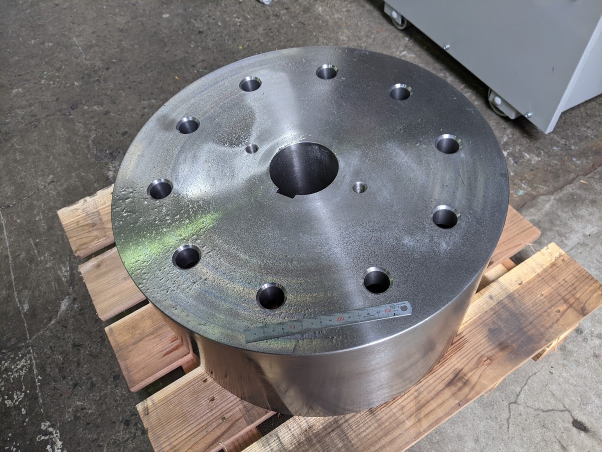 外径500マルの天井クレーンのブレーキドラム無事に完成しました。