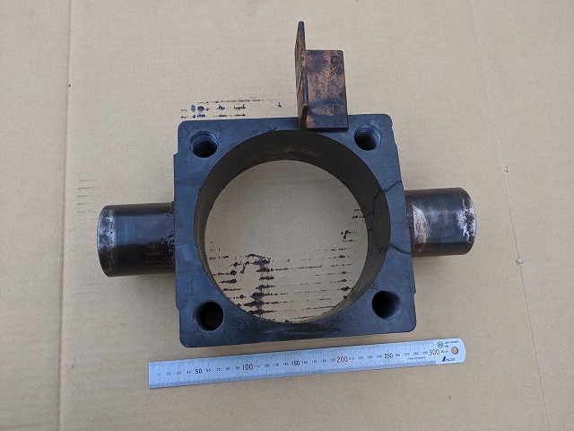 油圧装置で活躍するトラニオン。