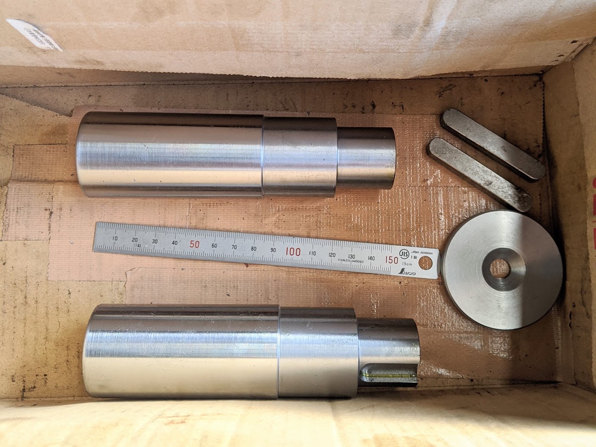 アンギュラーカッターに付けるツカミ。クロモリの調質鋼。