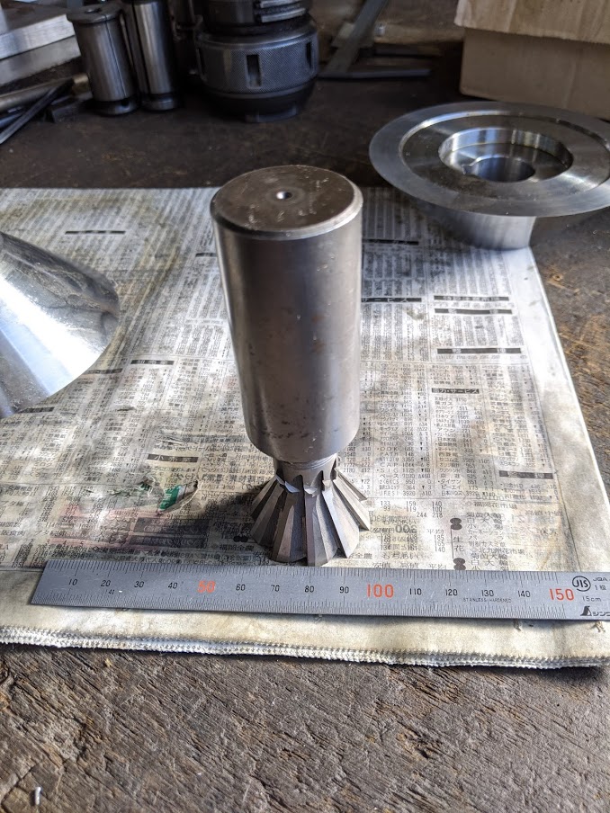 一般的なサイズのアンギュラーカッター。