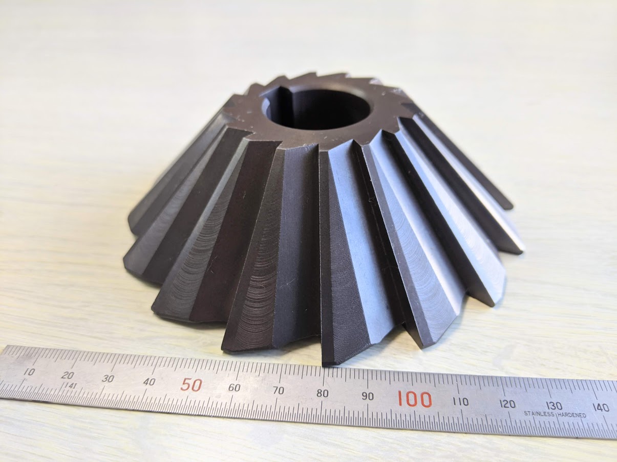 自作のアンギュラーカッターが焼入れされ、硬度が超アップしました！