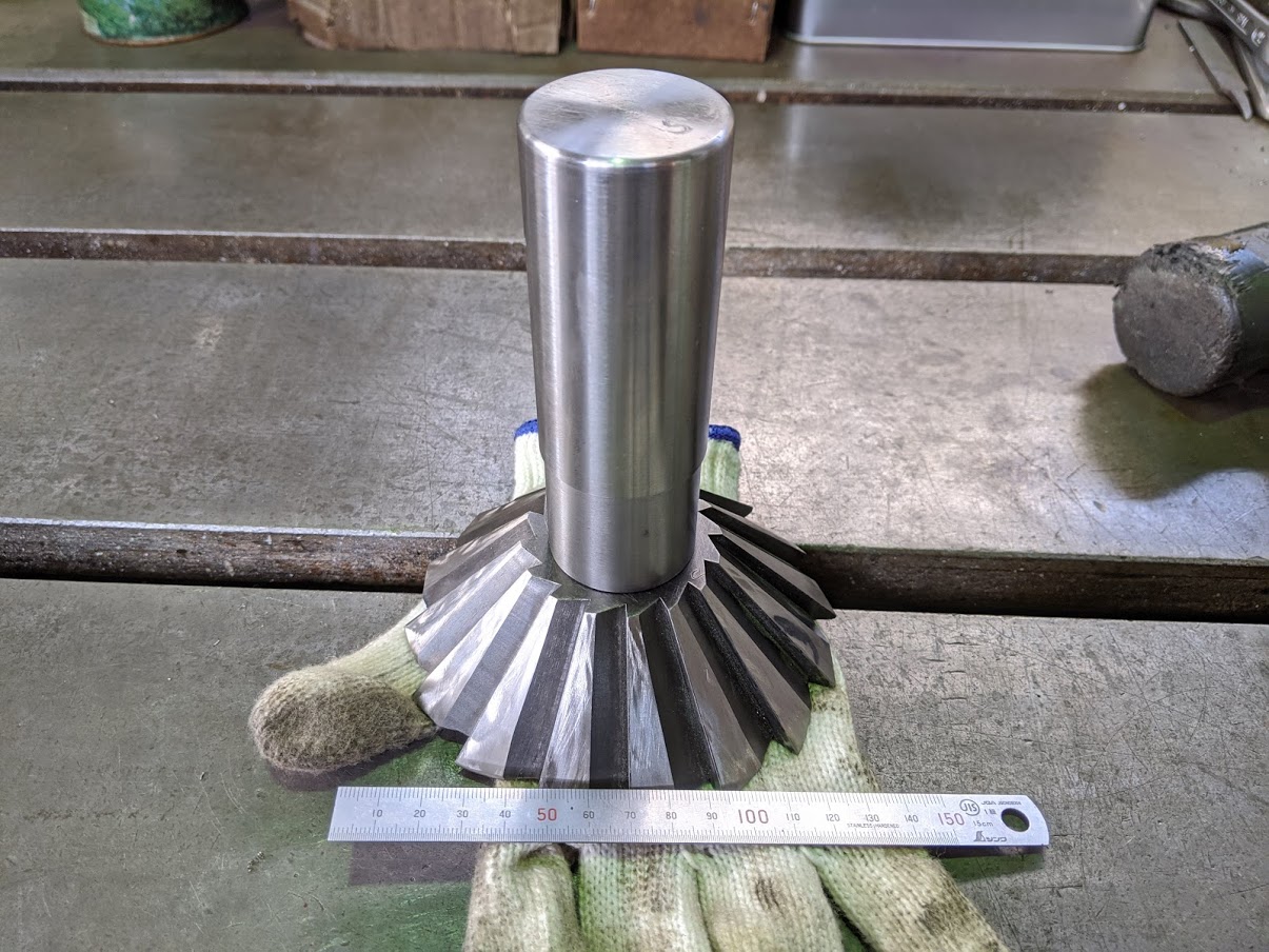 工具としてあと一歩だったカッターに刃を付け、完全な工具に仕上がりました！