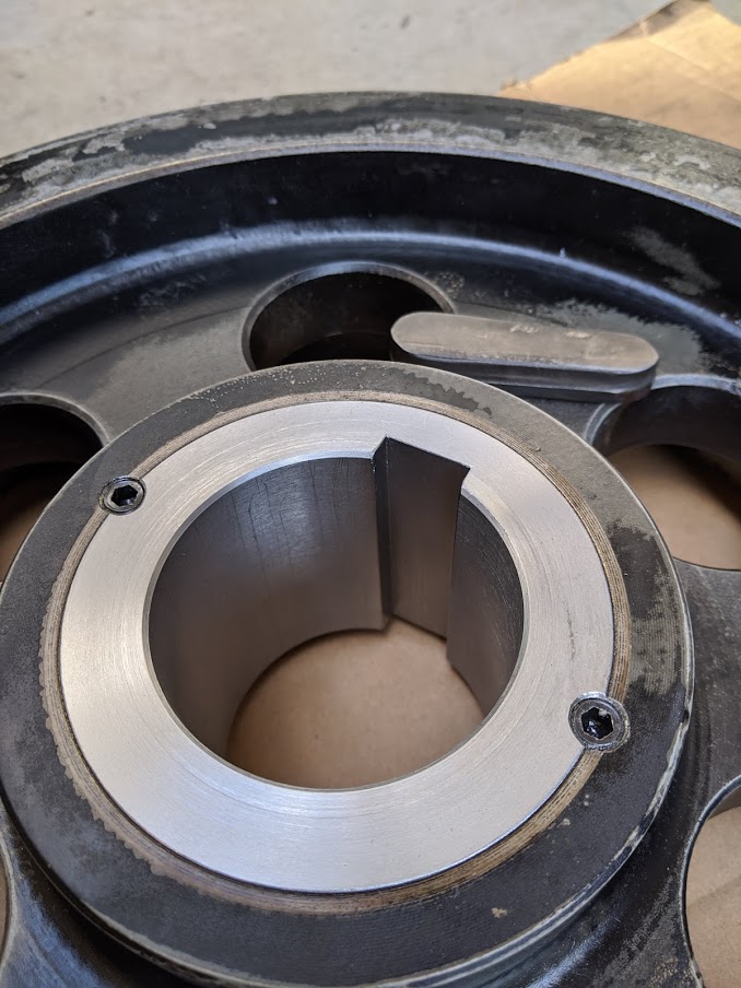 無事に修理完了したプラスチック破砕機のプーリー。