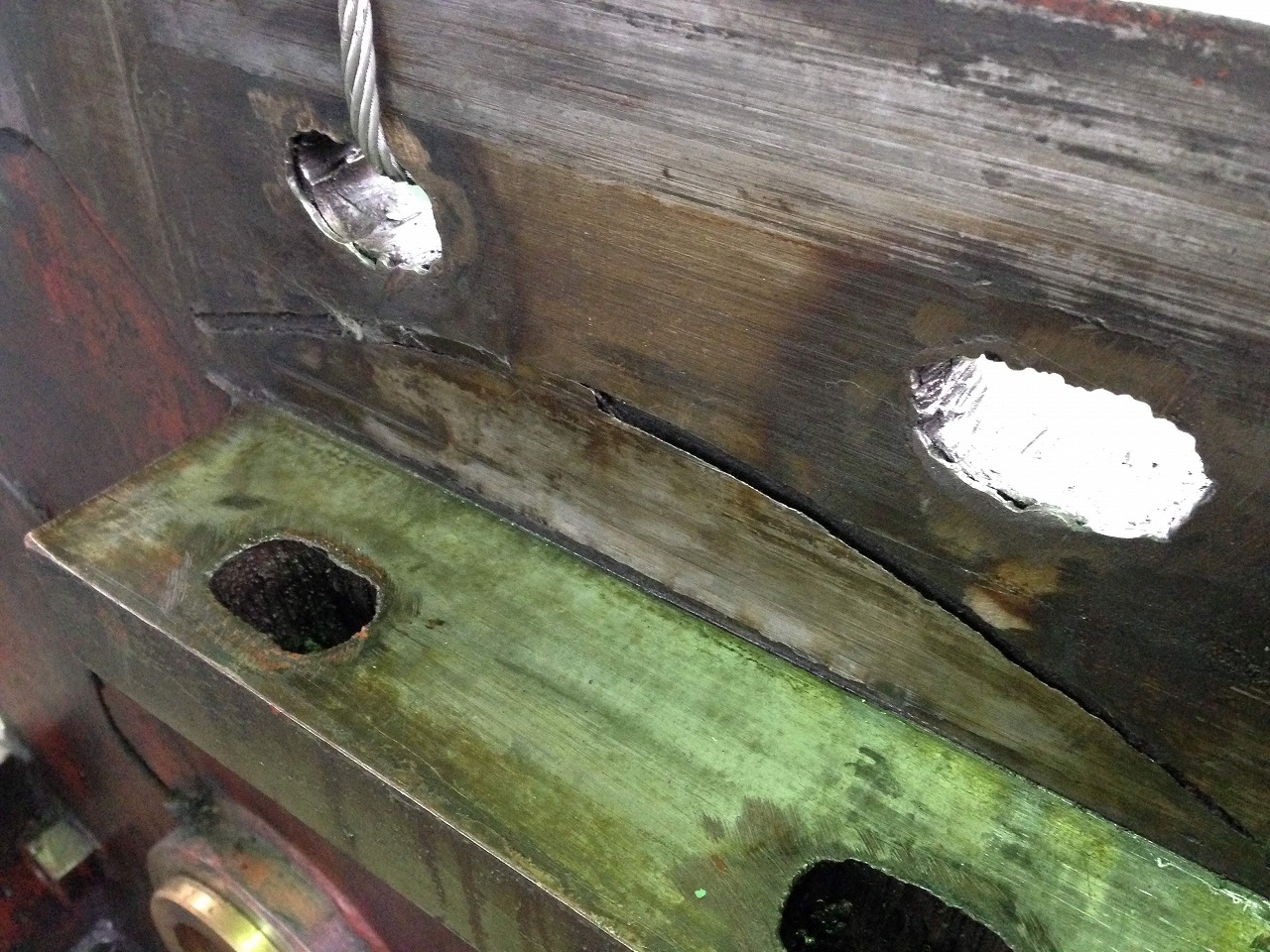 シャーリングの中途半端な手直し発見。