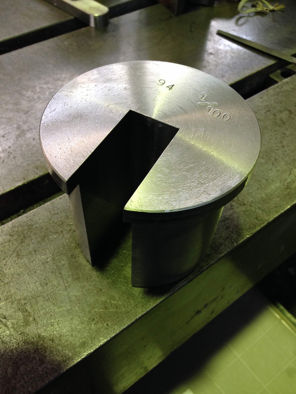 ブローチ盤の勾配キー加工用のやといを製作。