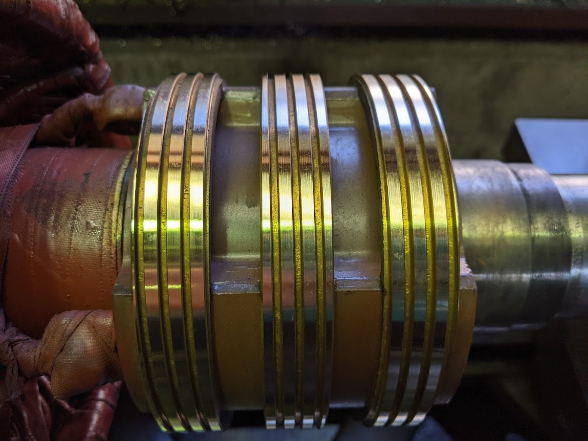 スリップリングを僅かの削り代でキレイに修正加工完了しました!