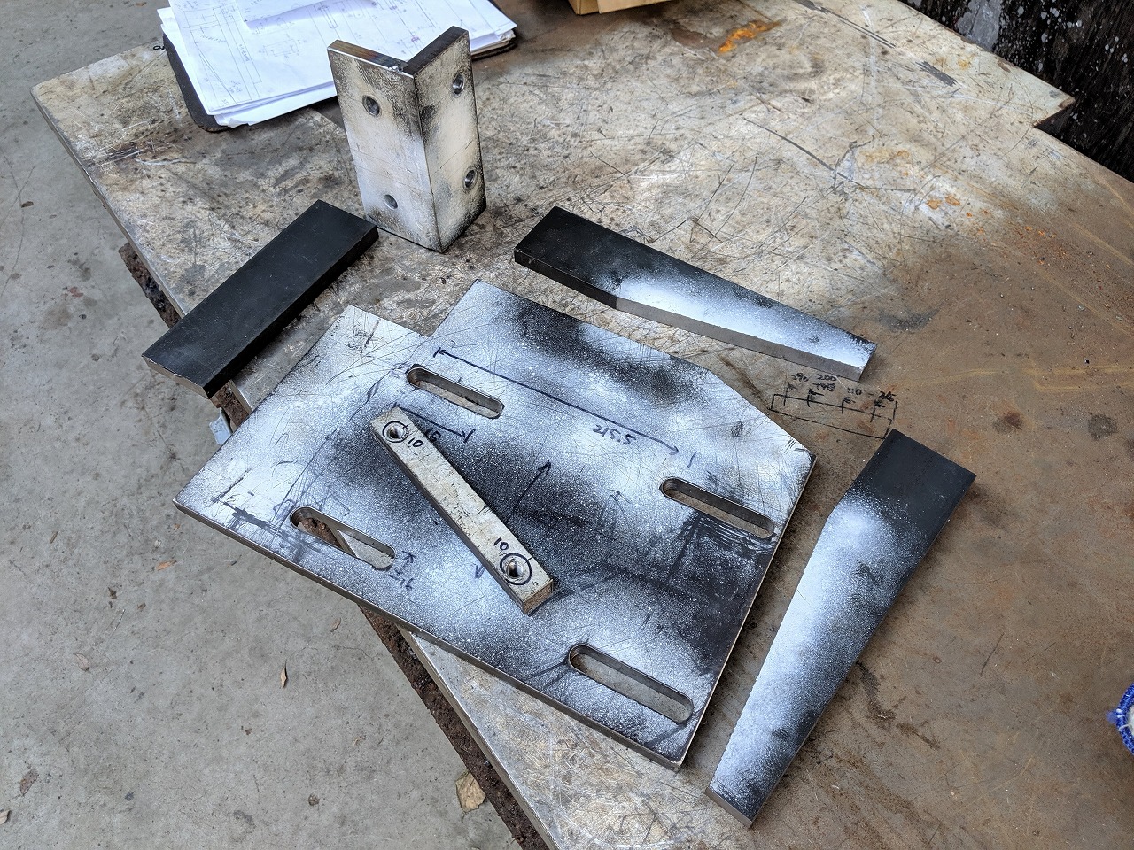 シャーリングのモーター取り付け用ブラケットを製作。