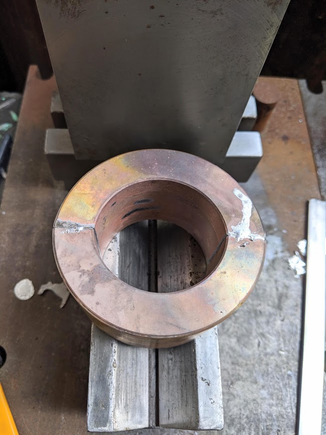 砲金の半割メタルのはんだ付け試作後。