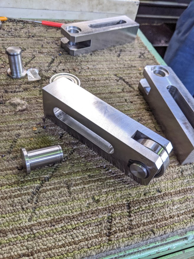 立派な振れ止めのローラーが完成!