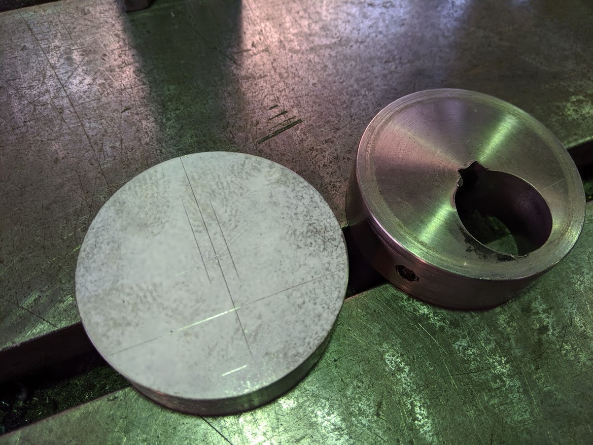 エキセンのボスに各々の位置をケガキ。