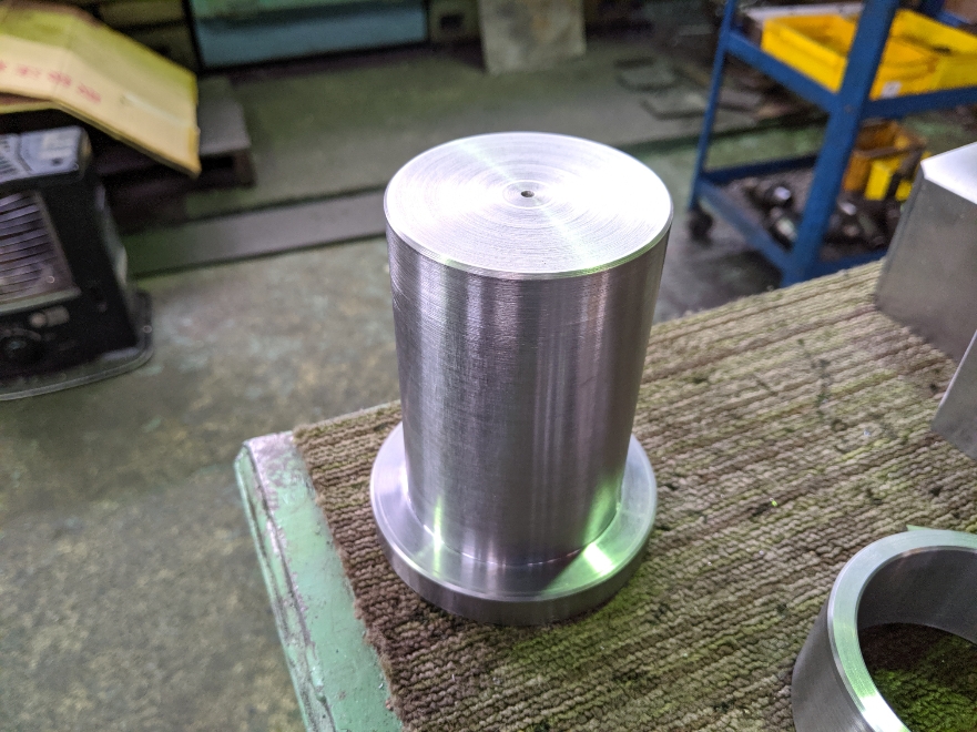 キー溝のブローチ加工用のやといの旋盤加工完了。