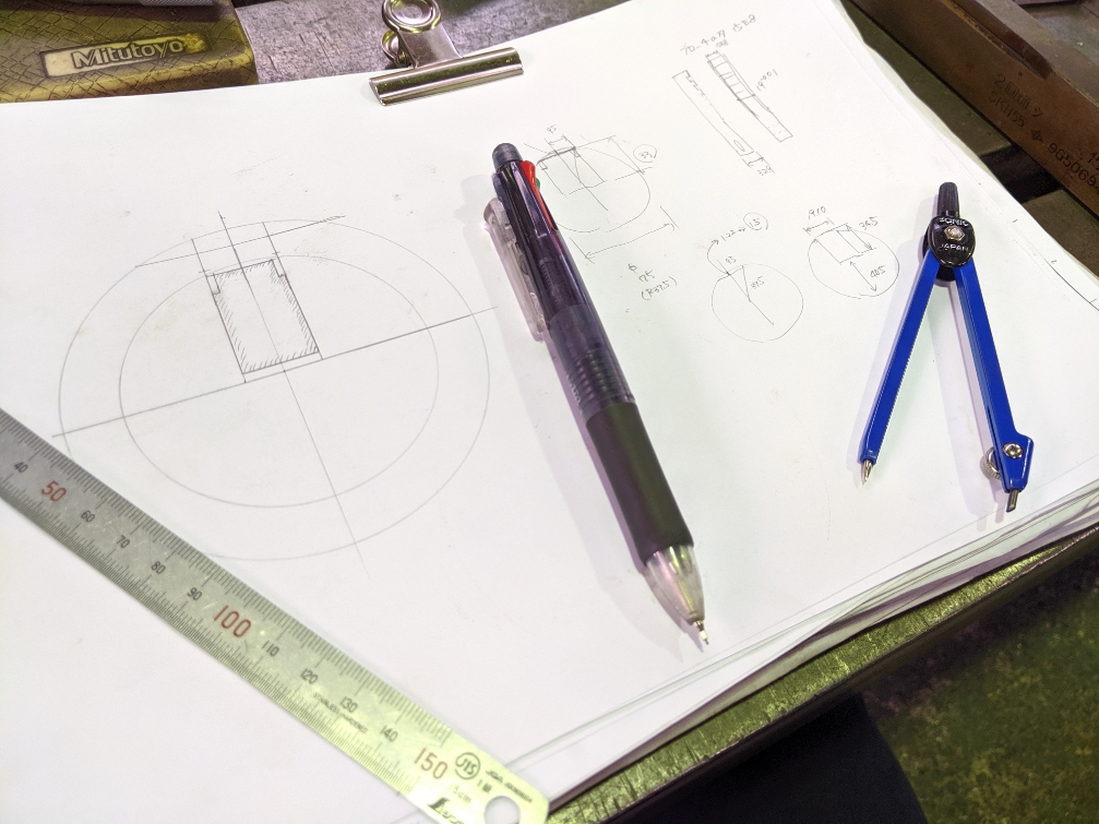 JIS規格外のキー溝のブローチ加工用のやとい形状を検討中。