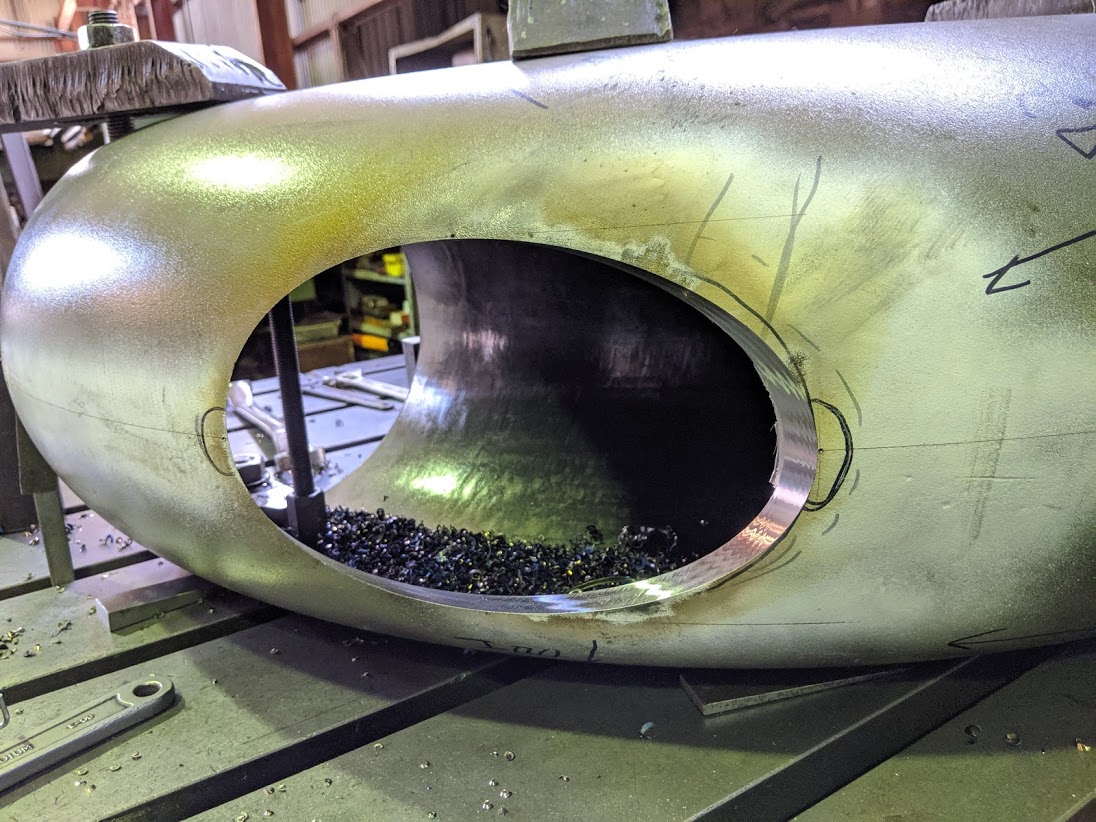 300Aのエルボ管にΦ164の穴加工完了。