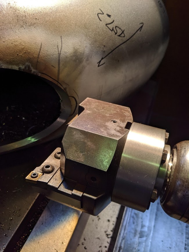 バランスカッター(BCH160-224)で穴の仕上げ加工します!