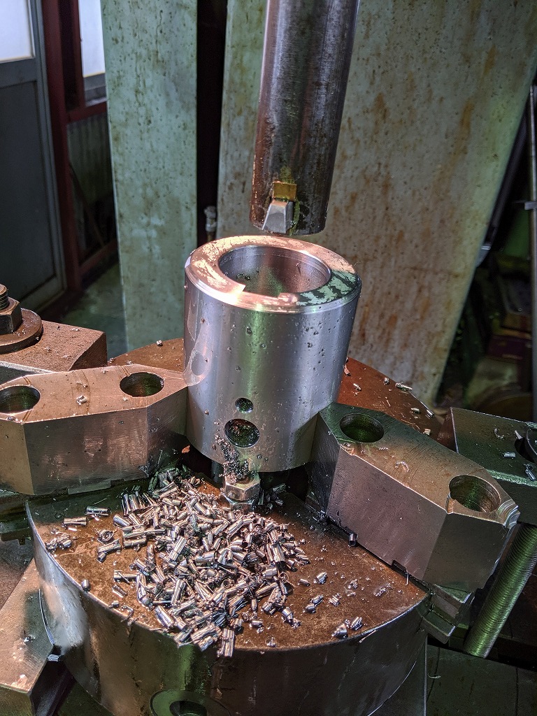 止まりのキー溝がいい感じで加工できています。